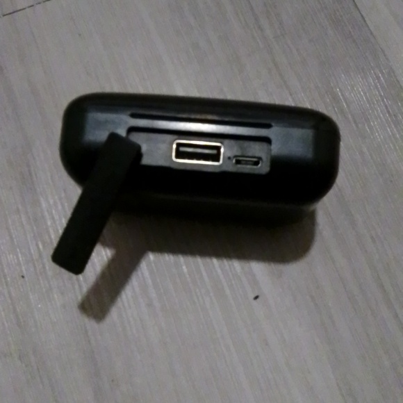 Earpods - Picture 2 of 4